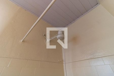 Banheiro de casa para alugar com 1 quarto, 27m² em Vila Moraes, São Paulo