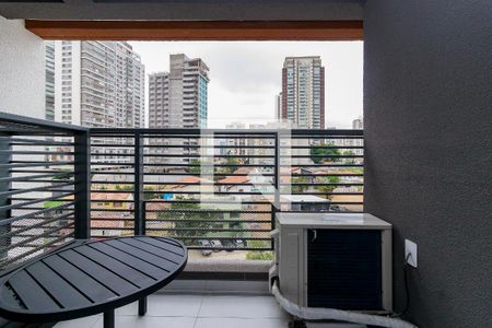 Studio para alugar com 26m², 1 quarto e sem vaga Studio para alugar com 26m², 1 quarto e sem vagaStudio - Varanda