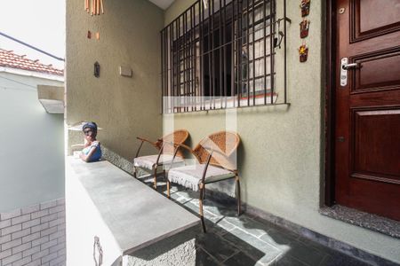 Casa à venda com 149m², 4 quartos e 2 vagas Casa à venda com 149m², 4 quartos e 2 vagasVaranda - Entrada