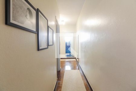 Casa à venda com 149m², 4 quartos e 2 vagas Casa à venda com 149m², 4 quartos e 2 vagasCorredor de Acesso