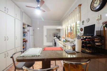 Casa à venda com 149m², 4 quartos e 2 vagas Casa à venda com 149m², 4 quartos e 2 vagasCozinha