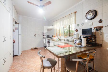 Casa à venda com 149m², 4 quartos e 2 vagas Casa à venda com 149m², 4 quartos e 2 vagasCozinha