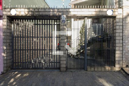 Casa à venda com 149m², 4 quartos e 2 vagas Casa à venda com 149m², 4 quartos e 2 vagasFachada