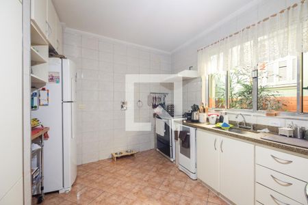 Casa à venda com 149m², 4 quartos e 2 vagas Casa à venda com 149m², 4 quartos e 2 vagasCozinha