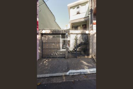 Casa à venda com 149m², 4 quartos e 2 vagas Casa à venda com 149m², 4 quartos e 2 vagasFachada