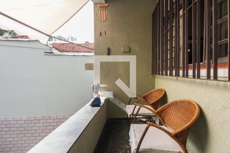 Casa à venda com 149m², 4 quartos e 2 vagas Casa à venda com 149m², 4 quartos e 2 vagasVaranda - Entrada