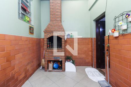 Casa à venda com 149m², 4 quartos e 2 vagas Casa à venda com 149m², 4 quartos e 2 vagasChurrasqueira