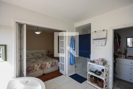 Apartamento à venda com 345m², 4 quartos e 4 vagasBanheiro suíte 2