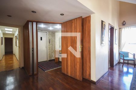 Hall de entrada de apartamento à venda com 4 quartos, 345m² em Vila Sonia , São Paulo