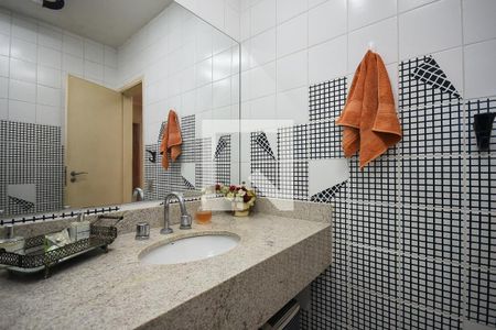 Apartamento à venda com 345m², 4 quartos e 4 vagasBanheiro