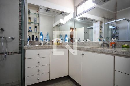 Apartamento à venda com 345m², 4 quartos e 4 vagasBanheiro suíte 4