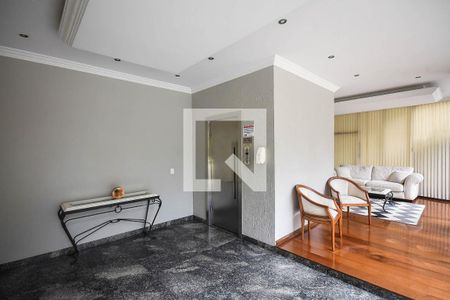 Apartamento à venda com 345m², 4 quartos e 4 vagasHall social