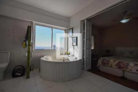 Apartamento à venda com 345m², 4 quartos e 4 vagasBanheiro suíte 2