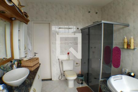 Casa à venda com 277m², 4 quartos e 2 vagas Casa à venda com 277m², 4 quartos e 2 vagasBanheiro da Suíte 2
