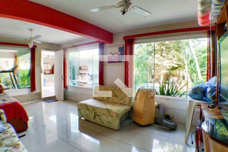 Casa à venda com 277m², 4 quartos e 2 vagas Casa à venda com 277m², 4 quartos e 2 vagasQuarto 2