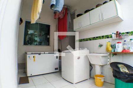 Casa à venda com 277m², 4 quartos e 2 vagas Casa à venda com 277m², 4 quartos e 2 vagasÁrea de Serviço