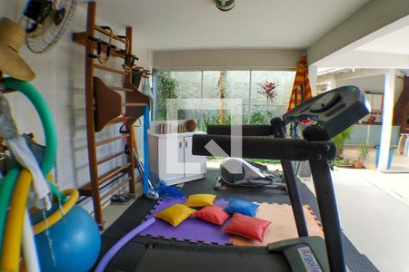 Casa à venda com 277m², 4 quartos e 2 vagas Casa à venda com 277m², 4 quartos e 2 vagasAcademia