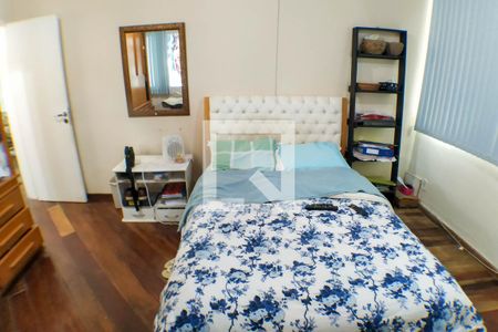 Casa à venda com 277m², 4 quartos e 2 vagas Casa à venda com 277m², 4 quartos e 2 vagasQuarto 1