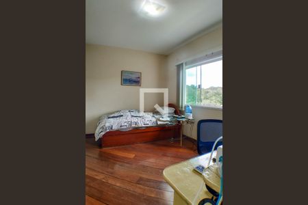 Casa à venda com 277m², 4 quartos e 2 vagas Casa à venda com 277m², 4 quartos e 2 vagasSuíte 1