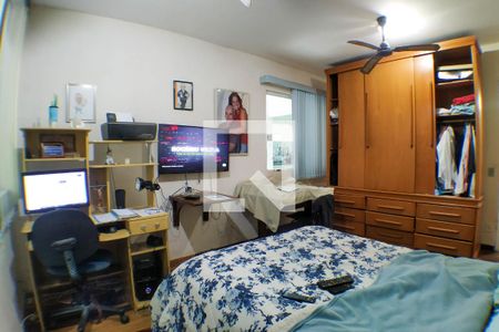 Casa à venda com 277m², 4 quartos e 2 vagas Casa à venda com 277m², 4 quartos e 2 vagasQuarto 1