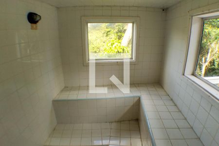 Casa à venda com 277m², 4 quartos e 2 vagas Casa à venda com 277m², 4 quartos e 2 vagasSaúna