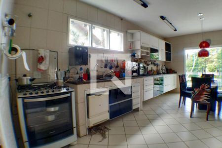 Casa à venda com 277m², 4 quartos e 2 vagas Casa à venda com 277m², 4 quartos e 2 vagasCozinha
