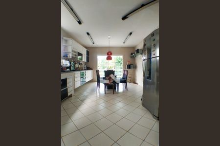 Casa à venda com 277m², 4 quartos e 2 vagas Casa à venda com 277m², 4 quartos e 2 vagasCozinha