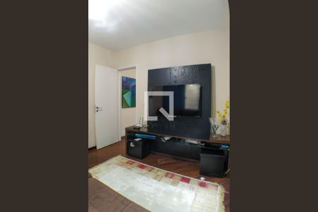 Casa à venda com 277m², 4 quartos e 2 vagas Casa à venda com 277m², 4 quartos e 2 vagasSala de TV