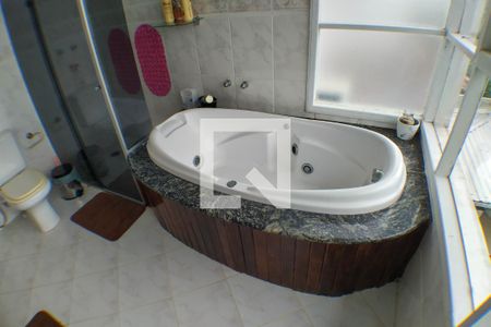 Casa à venda com 277m², 4 quartos e 2 vagas Casa à venda com 277m², 4 quartos e 2 vagasBanheiro da Suíte 2