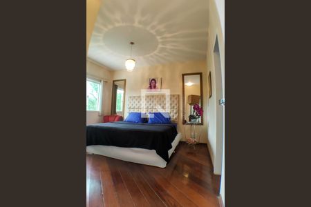 Casa à venda com 277m², 4 quartos e 2 vagas Casa à venda com 277m², 4 quartos e 2 vagasSuíte 2