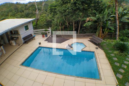 Casa à venda com 277m², 4 quartos e 2 vagas Casa à venda com 277m², 4 quartos e 2 vagasPiscina