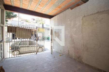 Garagem de casa para alugar com 3 quartos, 110m² em Vila Primavera, São Paulo
