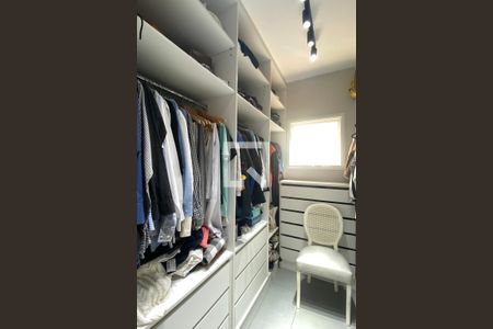 Apartamento à venda com 139m², 3 quartos e 2 vagasCloset da suíte 1