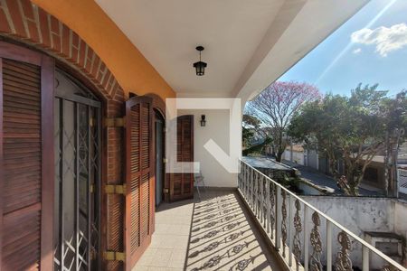 Casa à venda com 245m², 3 quartos e 6 vagasVaranda Quarto 1/2