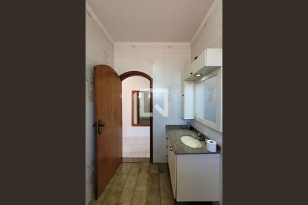 Casa à venda com 245m², 3 quartos e 6 vagasBanheiro Quarto 3 - Suíte