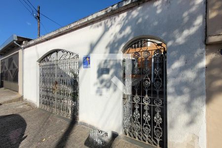 Casa à venda com 245m², 3 quartos e 6 vagasFachada