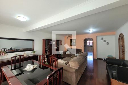 Sala de casa à venda com 3 quartos, 245m² em Jardim Maria Estela, São Paulo