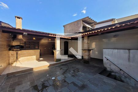 Casa à venda com 245m², 3 quartos e 6 vagasQuinta/area de lazer