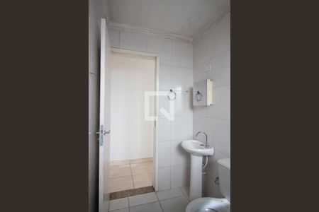 Casa para alugar com 50m², 2 quartos e 1 vaga Casa para alugar com 50m², 2 quartos e 1 vagaBanheiro