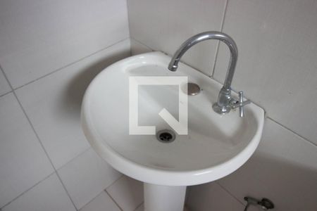 Casa para alugar com 50m², 2 quartos e 1 vaga Casa para alugar com 50m², 2 quartos e 1 vagaBanheiro