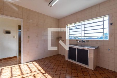 Casa à venda com 240m², 3 quartos e 2 vagas Casa à venda com 240m², 3 quartos e 2 vagasEdícula