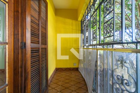 Casa à venda com 240m², 3 quartos e 2 vagas Casa à venda com 240m², 3 quartos e 2 vagasEdícula