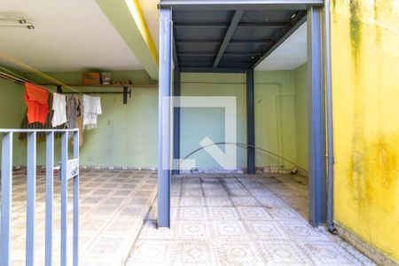 Casa à venda com 240m², 3 quartos e 2 vagas Casa à venda com 240m², 3 quartos e 2 vagasÁrea externa