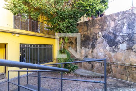 Casa à venda com 240m², 3 quartos e 2 vagas Casa à venda com 240m², 3 quartos e 2 vagasEntrada