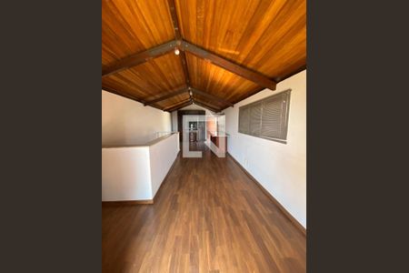 Casa à venda com 3 quartos, 380m² em Ouro Preto, Belo Horizonte