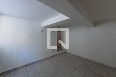 Quarto 2 de casa à venda com 2 quartos, 60m² em Vila Paulo Silas, São Paulo