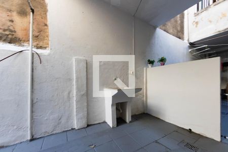 Casa à venda com 60m², 2 quartos e sem vagaQuintal