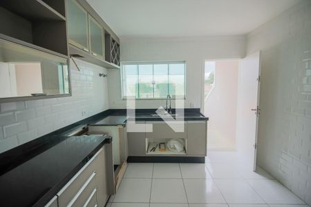 Casa para alugar com 170m², 3 quartos e 6 vagas Casa para alugar com 170m², 3 quartos e 6 vagasCozinha