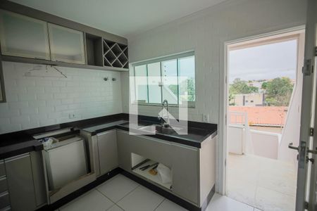 Casa para alugar com 170m², 3 quartos e 6 vagas Casa para alugar com 170m², 3 quartos e 6 vagasCozinha