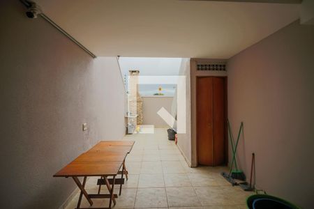 Casa para alugar com 170m², 3 quartos e 6 vagas Casa para alugar com 170m², 3 quartos e 6 vagasGaragem